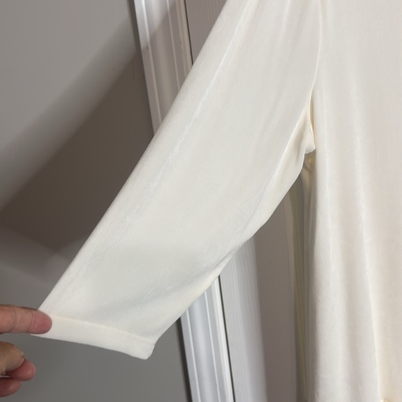 NWT Chico’s Travelers Ivory Tunic Top Size 3 Chiffon Pleat Asymmetrical Hem - Picture 3 of 6